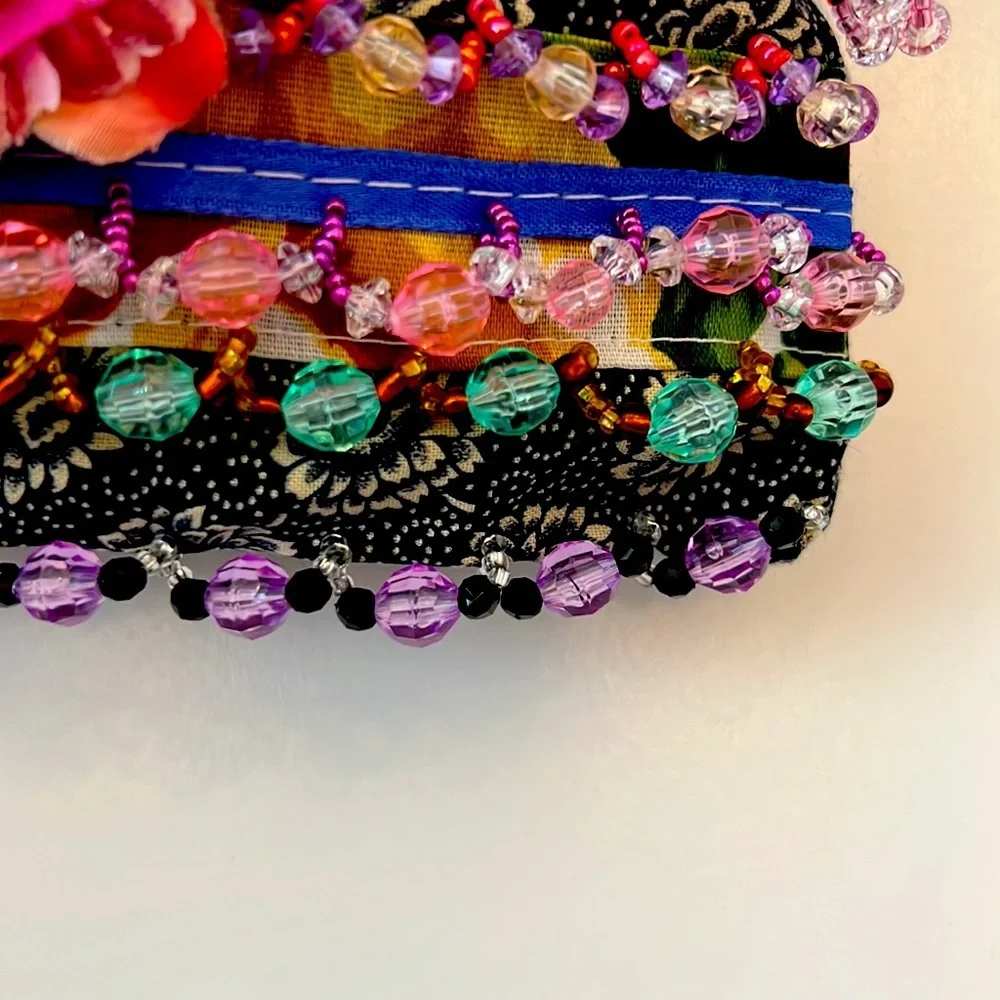 NWT vintage Square-shaped with tassels Handmade Hand-beaded in Aspen CO ROSETTES - Picture 5 of 15